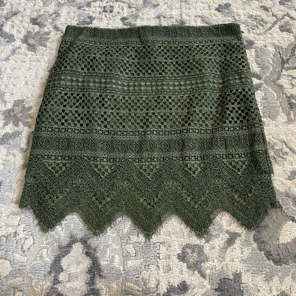 NWT Banana Republic dark Olive lace size zip skirt size 14